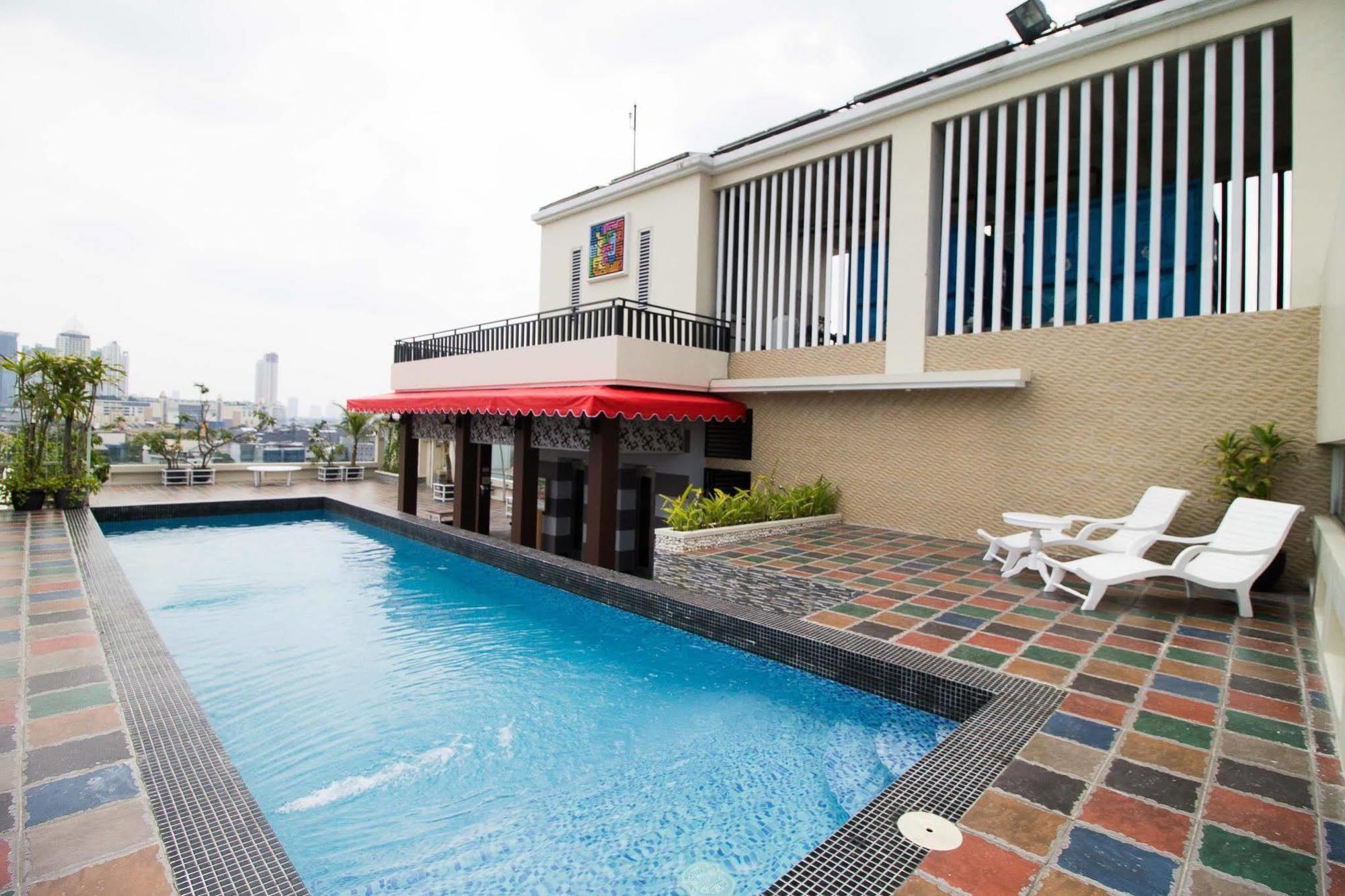 Reddoorz Premium @ Thamrin Kebon Sirih Hotel Jakarta Exterior photo