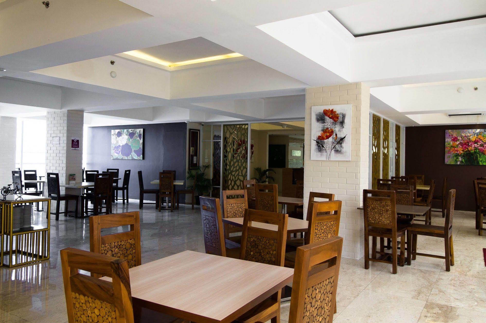 Reddoorz Premium @ Thamrin Kebon Sirih Hotel Jakarta Exterior photo