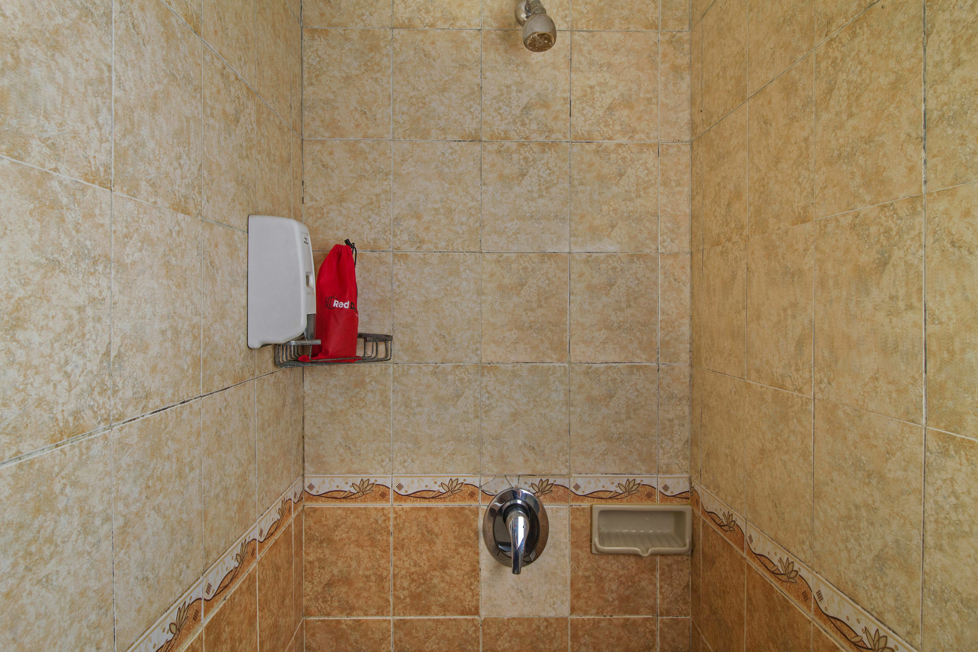 Reddoorz Premium @ Thamrin Kebon Sirih Hotel Jakarta Exterior photo