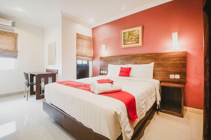 Reddoorz Premium @ Thamrin Kebon Sirih Hotel Jakarta Exterior photo
